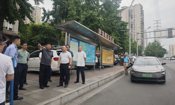 市城市管理局副局长曹阳带队调研两区缓堵促畅工作