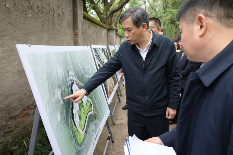 市城市管理局局长肖庆华赴重庆动物园调研