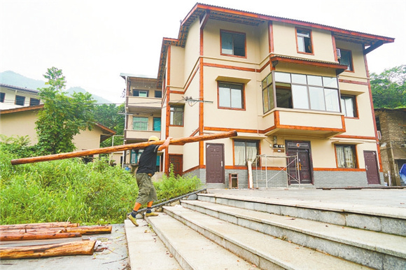 华龙网:北碚 加强农村人居环境整治 建设美丽宜居乡村2.jpg