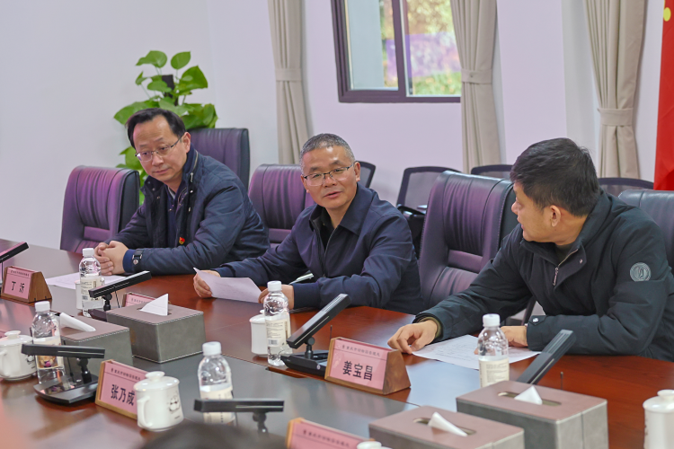 市城市管理局副局长廖聪全赴市动物园管理处开展元旦春节走访慰问活动