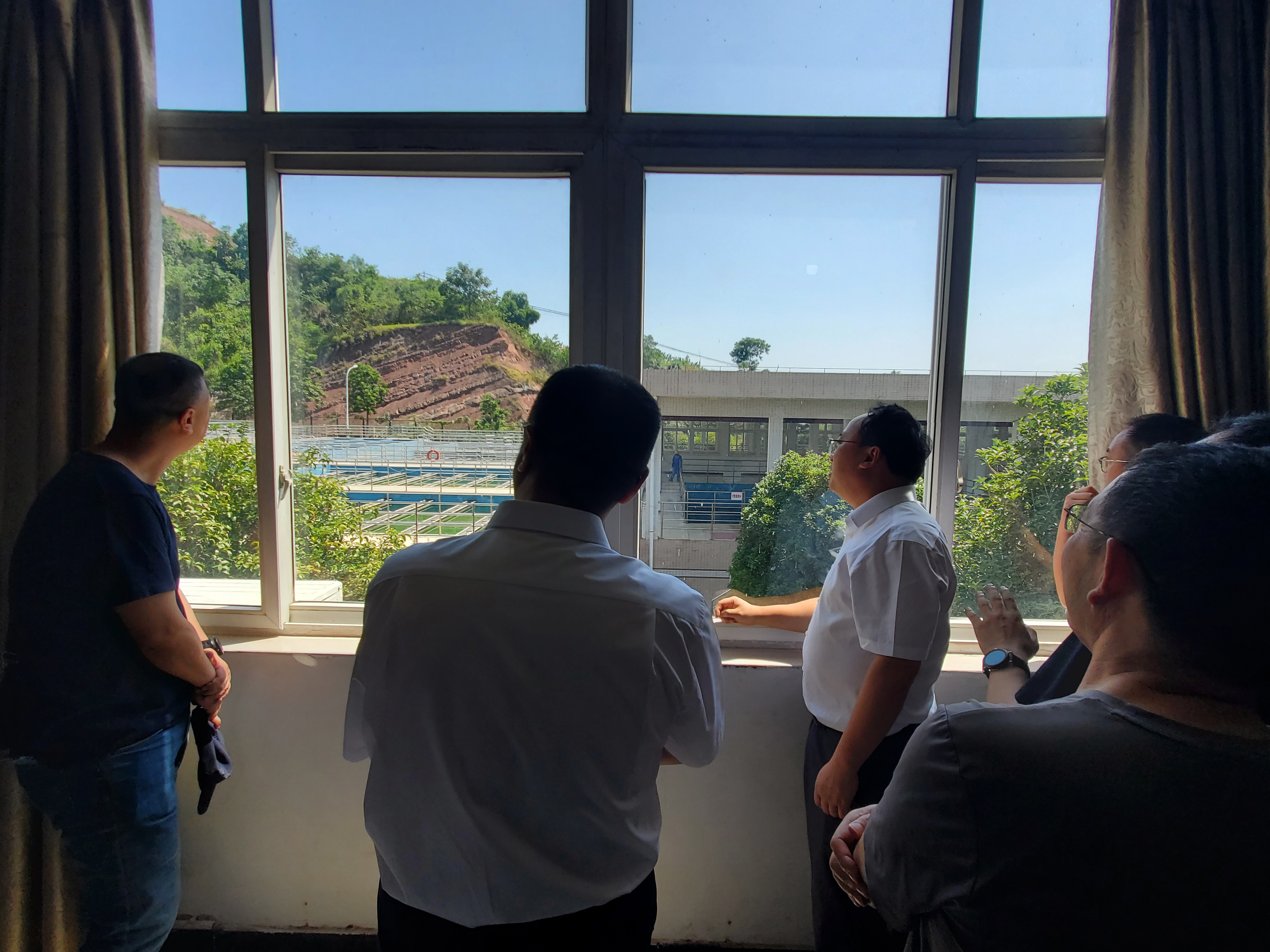 市城市管理局副局长曹阳带队检查迎峰度夏城市供水保障和安全运行工作2.jpg