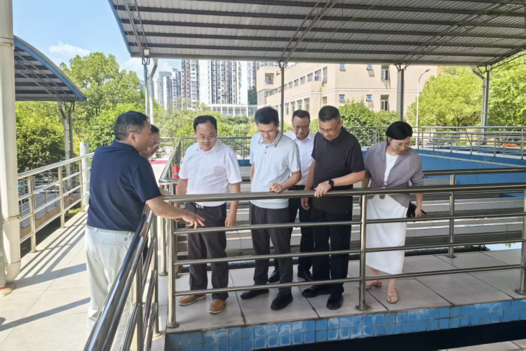 市城市管理局副局长曹阳带队检查迎峰度夏城市供水保障和安全运行工作